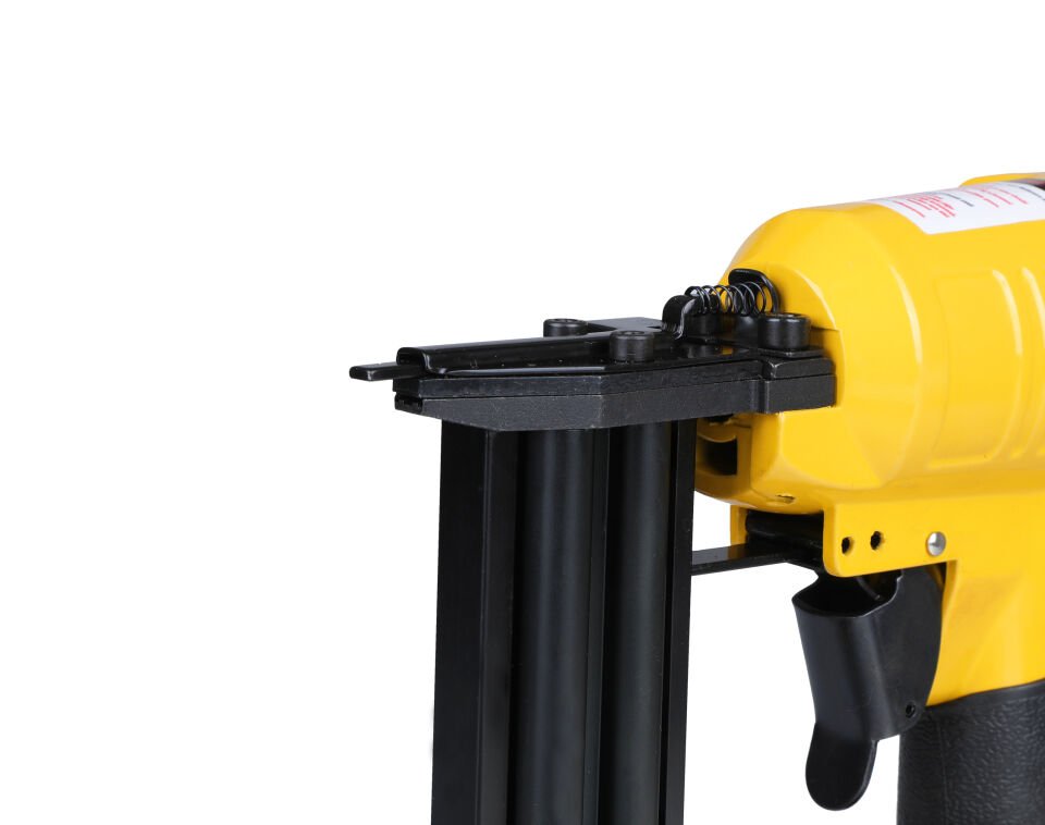 RTM0130 Havalı Çivi Çakma Tabancası 10-30 mm Çantalı