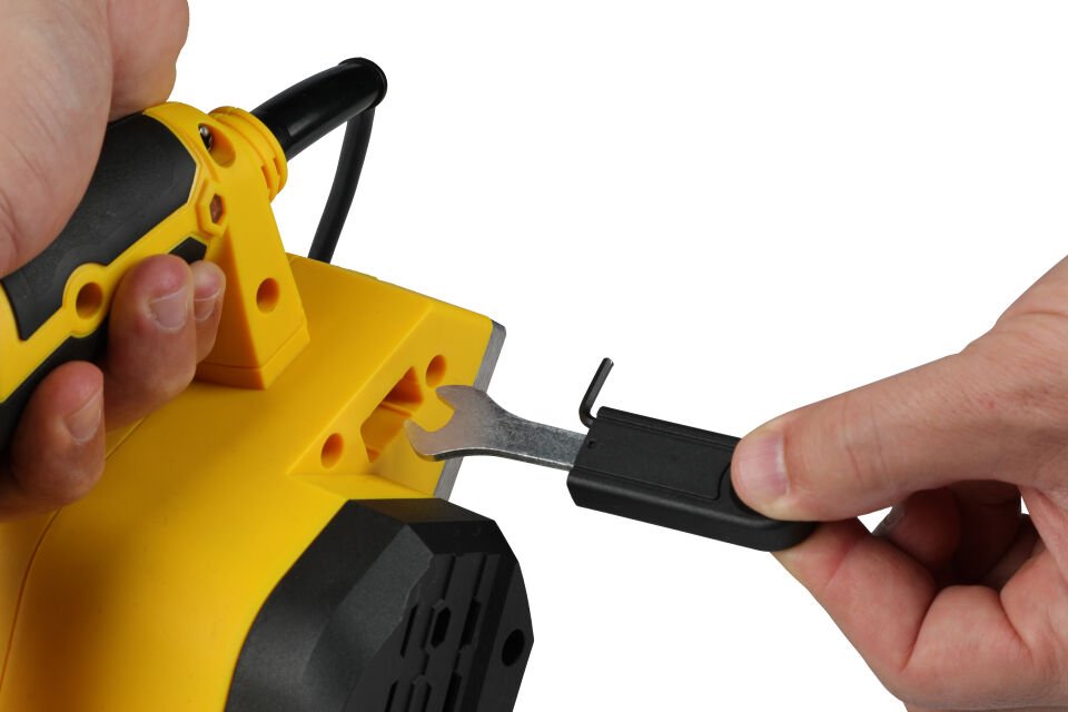 RTM3990 Elektrikli Planya Makinası 900 W 82 mm