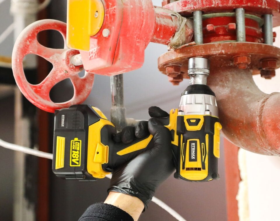 RTRMAX RTX2028 Şarjlı Somun Sıkma Kömürsüz 1/2 250 Nm 2x4 Ah Çift Akü X-Lion - Akü Dahil